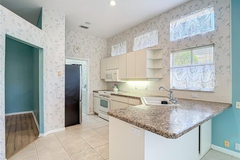 House in Weeki Wachee, Florida 2 bedrooms, 135.82 sq.m. № 2199105 - photo 7