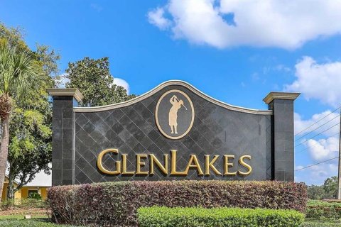 House in Weeki Wachee, Florida 2 bedrooms, 135.82 sq.m. № 2199105 - photo 3