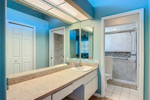 House in Weeki Wachee, Florida 2 bedrooms, 135.82 sq.m. № 2199105 - photo 17