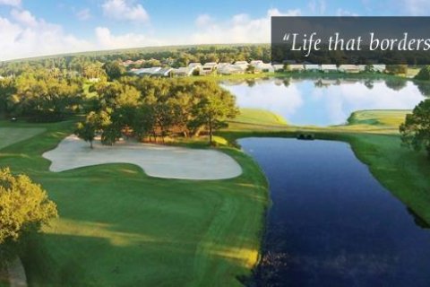 House in Weeki Wachee, Florida 2 bedrooms, 135.82 sq.m. № 2199105 - photo 4