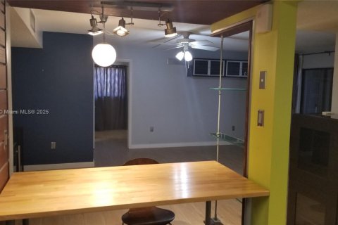 Copropriété à vendre à Miami, Floride: 2 chambres, 84.26 m2 № 1816506 - photo 7
