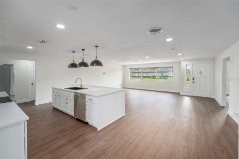 Casa en venta en Clearwater, Florida, 3 dormitorios, 139.07 m2 № 1902714 - foto 10