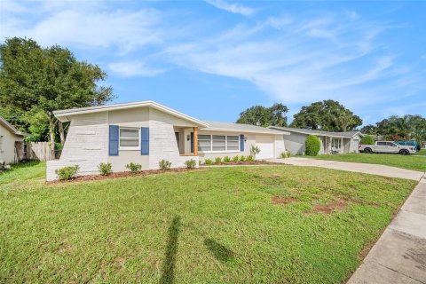Casa en venta en Clearwater, Florida, 3 dormitorios, 139.07 m2 № 1902714 - foto 1
