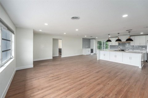 Casa en venta en Clearwater, Florida, 3 dormitorios, 139.07 m2 № 1902714 - foto 5