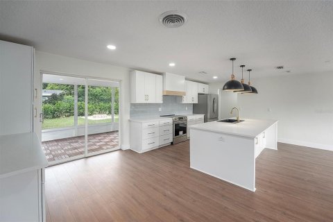 Casa en venta en Clearwater, Florida, 3 dormitorios, 139.07 m2 № 1902714 - foto 8