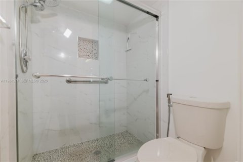 Condo in Tamarac, Florida, 2 bedrooms № 2045359 - photo 23