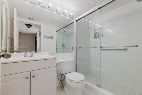 Condo in Tamarac, Florida, 2 bedrooms № 2045359 - photo 28