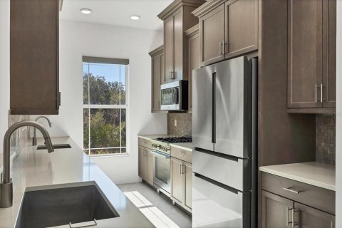 Touwnhouse à vendre à Bradenton, Floride: 3 chambres, 226.68 m2 № 2092412 - photo 7