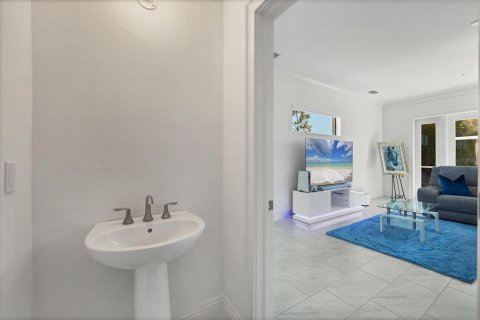 Touwnhouse à vendre à Bradenton, Floride: 3 chambres, 226.68 m2 № 2092412 - photo 17
