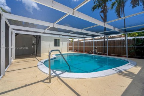 House in North Miami Beach, Florida 3 bedrooms, 105.54 sq.m. № 2357620 - photo 20