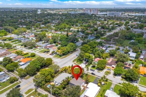 House in North Miami Beach, Florida 3 bedrooms, 105.54 sq.m. № 2357620 - photo 27