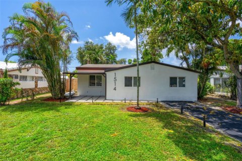 House in North Miami Beach, Florida 3 bedrooms, 105.54 sq.m. № 2357620