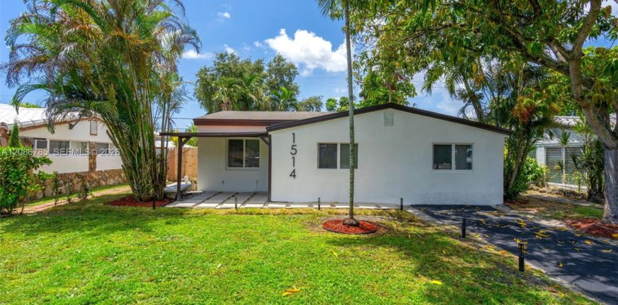 House in North Miami Beach, Florida 3 bedrooms, 105.54 sq.m. № 2357620