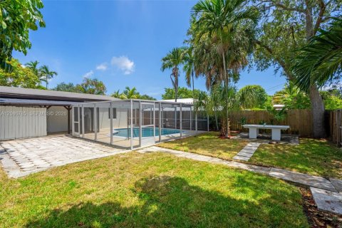 House in North Miami Beach, Florida 3 bedrooms, 105.54 sq.m. № 2357620 - photo 23