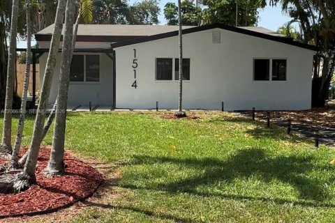 House in North Miami Beach, Florida 3 bedrooms, 105.54 sq.m. № 2357620 - photo 28