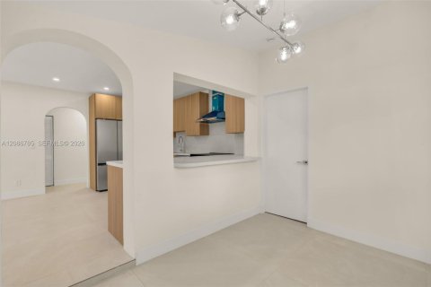 House in North Miami Beach, Florida 3 bedrooms, 105.54 sq.m. № 2357620 - photo 7