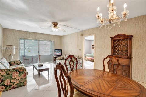 Copropriété à vendre à Lauderdale Lakes, Floride: 2 chambres, 94.85 m2 № 1993552 - photo 14