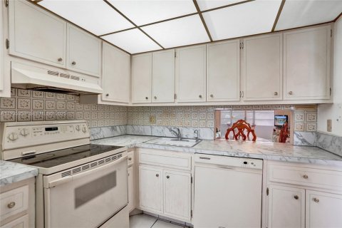 Copropriété à vendre à Lauderdale Lakes, Floride: 2 chambres, 94.85 m2 № 1993552 - photo 11