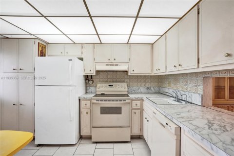 Copropriété à vendre à Lauderdale Lakes, Floride: 2 chambres, 94.85 m2 № 1993552 - photo 5