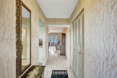 Copropriété à vendre à Lauderdale Lakes, Floride: 2 chambres, 94.85 m2 № 1993552 - photo 4