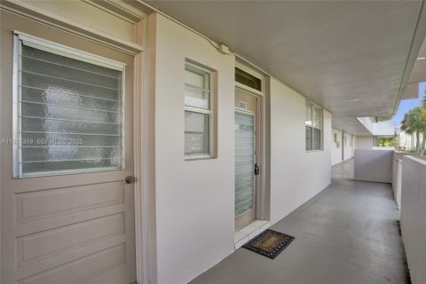 Condo à Lauderdale Lakes, Floride, 2 chambres  № 1993552