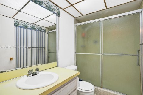 Copropriété à vendre à Lauderdale Lakes, Floride: 2 chambres, 94.85 m2 № 1993552 - photo 24