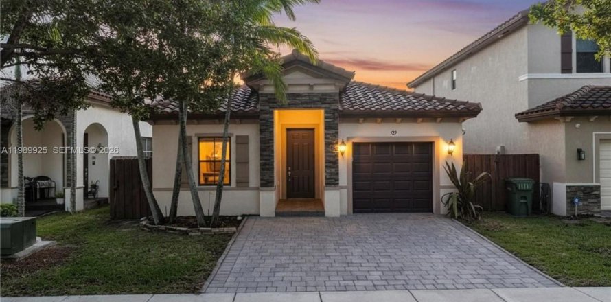 Casa en Homestead, Florida 4 dormitorios, 155.15 m2 № 2059106