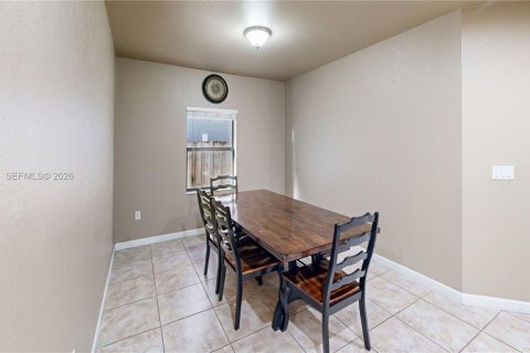 Casa en venta en Homestead, Florida, 4 dormitorios, 155.15 m2 № 2059106 - foto 5