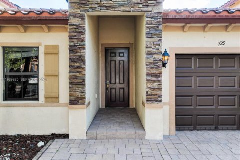 Casa en venta en Homestead, Florida, 4 dormitorios, 155.15 m2 № 2059106 - foto 3