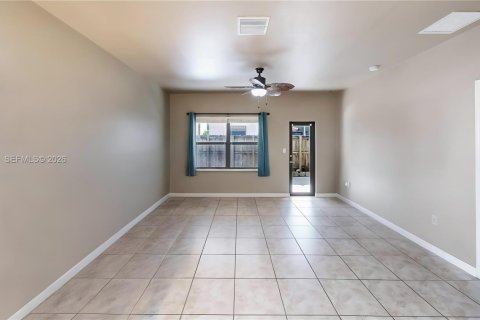 Casa en venta en Homestead, Florida, 4 dormitorios, 155.15 m2 № 2059106 - foto 17