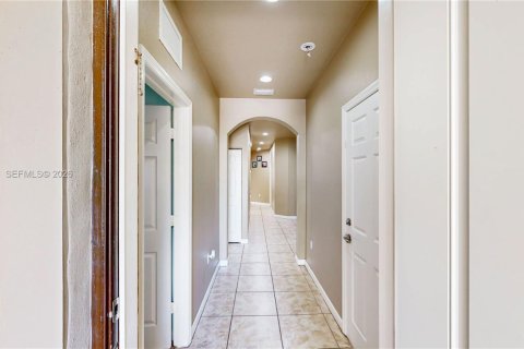 Casa en venta en Homestead, Florida, 4 dormitorios, 155.15 m2 № 2059106 - foto 4