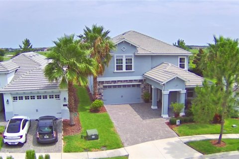 House in Davenport, Florida 5 bedrooms, 304.91 sq.m. № 1769695 - photo 6