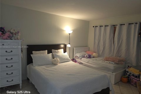 Condominio en venta en Miami Lakes, Florida, 2 dormitorios, 99.87 m2 № 1966587 - foto 11