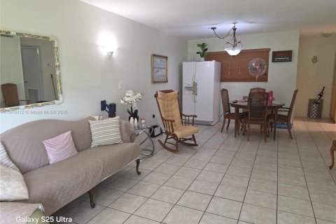 Condominio en venta en Miami Lakes, Florida, 2 dormitorios, 99.87 m2 № 1966587 - foto 6