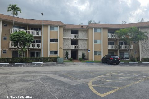 Condominio en venta en Miami Lakes, Florida, 2 dormitorios, 99.87 m2 № 1966587 - foto 2