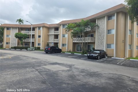Condominio en venta en Miami Lakes, Florida, 2 dormitorios, 99.87 m2 № 1966587 - foto 1
