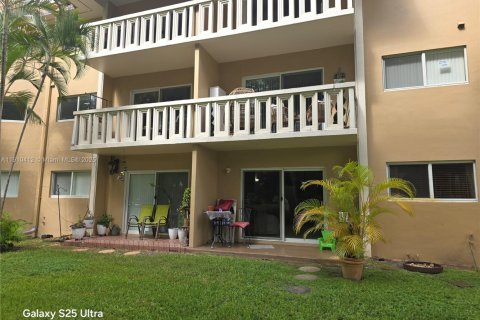 Condominio en venta en Miami Lakes, Florida, 2 dormitorios, 99.87 m2 № 1966587 - foto 7