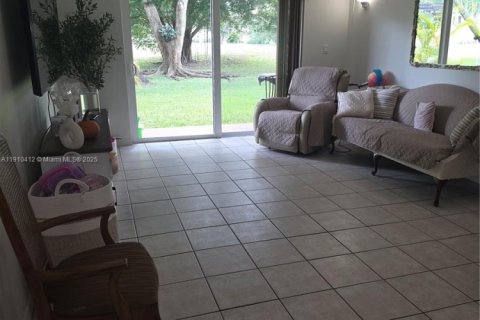 Condominio en venta en Miami Lakes, Florida, 2 dormitorios, 99.87 m2 № 1966587 - foto 19