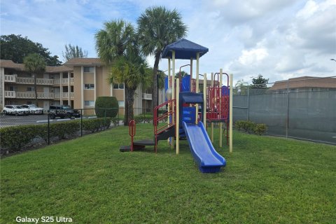 Condominio en venta en Miami Lakes, Florida, 2 dormitorios, 99.87 m2 № 1966587 - foto 4