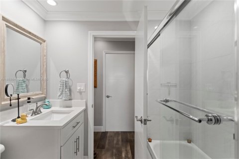 Condo in Hallandale Beach, Florida, 2 bedrooms  № 1874824 - photo 7