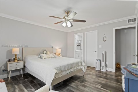 Condo in Hallandale Beach, Florida, 2 bedrooms  № 1874824 - photo 4