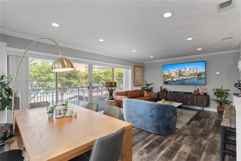 Condo in Hallandale Beach, Florida, 2 bedrooms  № 1874824 - photo 23