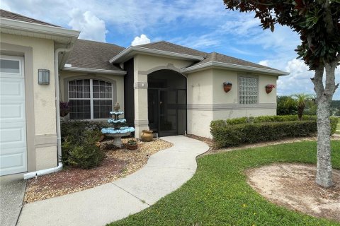 House in SOUTHERN PINES in Clermont, Florida 4 bedrooms, 246.19 sq.m. № 1858325 - photo 2