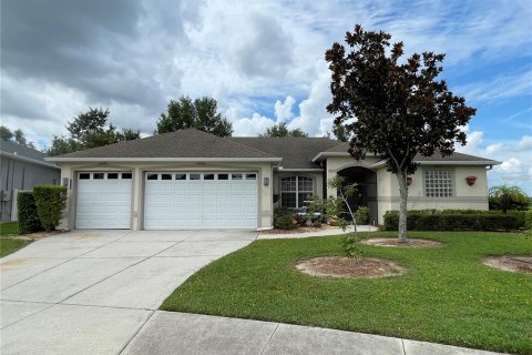 House in SOUTHERN PINES in Clermont, Florida 4 bedrooms, 246.19 sq.m. № 1858325 - photo 1
