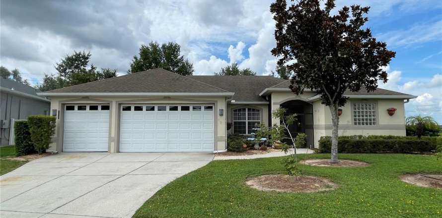 House in SOUTHERN PINES in Clermont, Florida 4 bedrooms, 246.19 sq.m. № 1858325