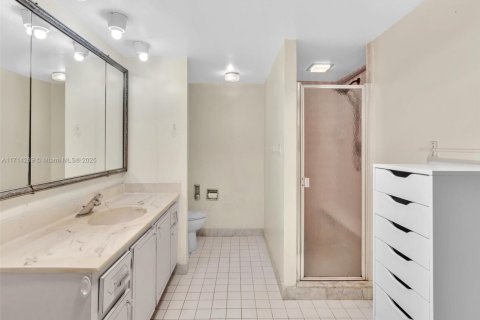 Condominio en venta en Hallandale Beach, Florida, 1 dormitorio, 120.77 m2 № 1707024 - foto 26