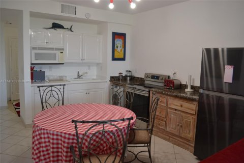 Copropriété à louer à Sunny Isles Beach, Floride: 51.1 m2 № 1763452 - photo 6