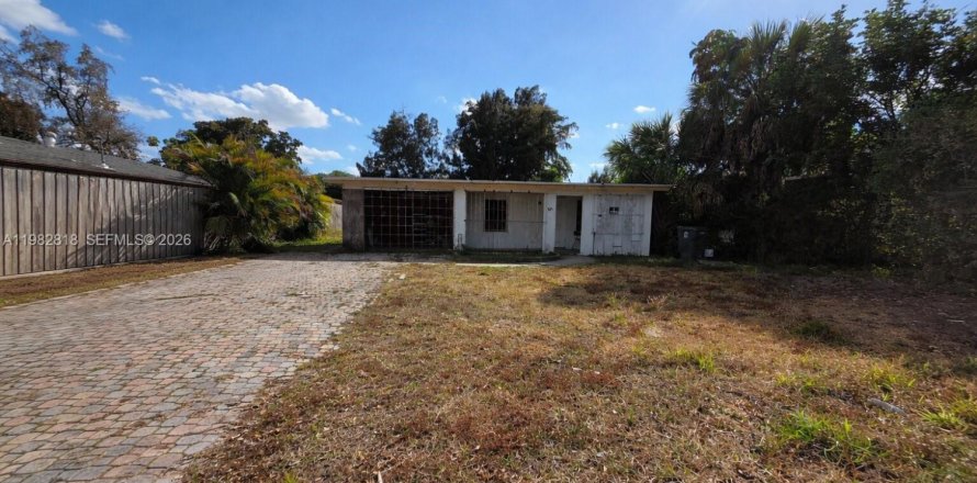 Дом в Уэст-Палм-Бич, Флорида 2 спальни, 110м2 № 2050080