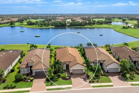 Villa ou maison à vendre à Lakewood Ranch, Floride: 3 chambres, 217.39 m2 № 1903989 - photo 2