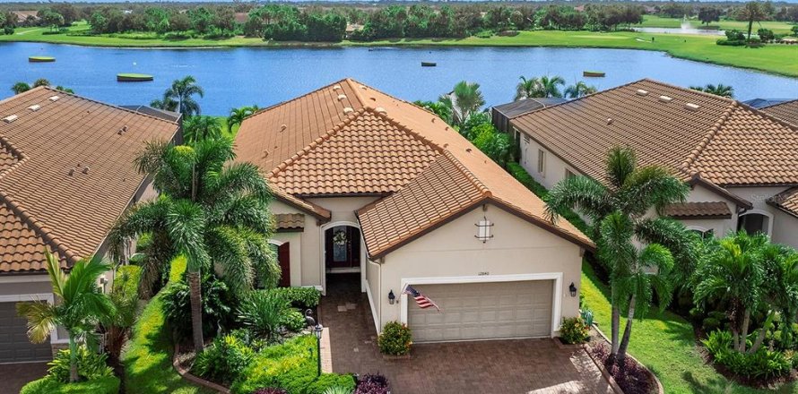 Villa ou maison à Lakewood Ranch, Floride 3 chambres, 217.39 m2 № 1903989